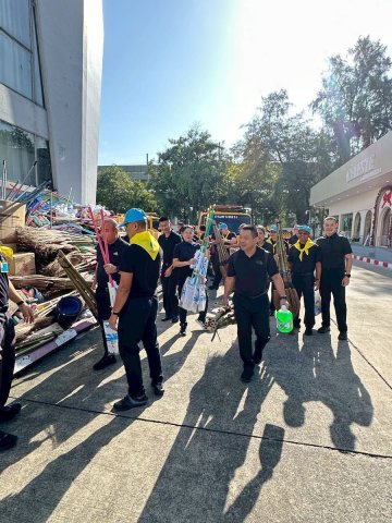 นักศึกษาวิทยาลัยการทัพอากาศ รุ่นที่ ๖๐ ส่งมอบสิ่งของช่วยเหลือผู้ประสบอุทกภัยภาคใต้