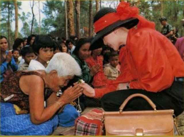 บทความเทิดพระเกียรติ "น้อมเทิดไท้องค์ราชัน พระราชปณิธานคู่บารมี แด่ปวงชนชาวไทย"