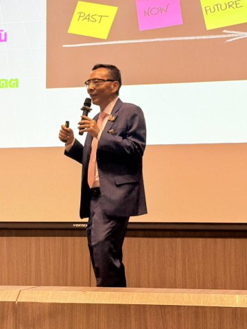 หัวข้อ “การบรรยายเรื่อง ผู้นำในยุคข้อมูลข่าวสาร (ดิจิทัล)”