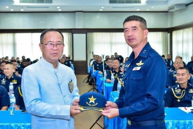 ผู้บัญชาการวิทยาลัยการทัพอากาศ กรมยุทธศึกษาทหารอากาศ นำคณะอาจารย์และนักศึกษาวิทยาลัยการทัพอากาศ รุ่นที่ ๕๙ ดูงานและศึกษา ภูมิประเทศภาคตะวันออกเฉียงเหนือ