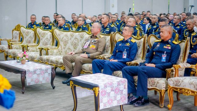 การบรรยายของหน่วยราชการในพระองค์