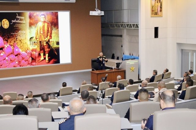 การบรรยายพิเศษ หัวข้อ “บทบาทของผู้นำทางยุทธศาสตร์ในการปรับตัวของกองทัพอากาศสู่สงคราม ยุคใหม่” โดย พลอากาศเอก เสกสรร  คันธา