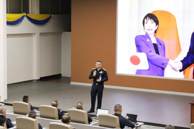 พลอากาศโท จักรกฤษณ์ ธรรมวิชัย รองเสนาธิการทหารอากาศ บรรยายหัวข้อ “การคิดเชิงยุทธศาสตร์ ให้แก่นักศึกษาวิทยาลัยการทัพอากาศ รุ่นที่ ๖๐