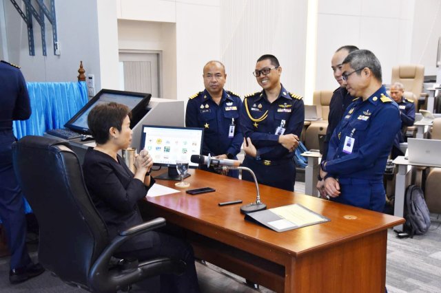 รองผู้ว่าราชการกรุงเทพมหานคร บรรยายเรื่อง ผู้นำระดับยุทธศาสตร์ ให้แก่นักศึกษาหลักสูตรการทัพอากาศ รุ่นที่ ๖๐