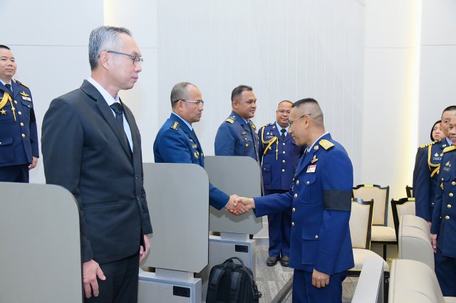 พิธีเปิดการศึกษาหลักสูตรการทัพอากาศ รุ่นที่ ๖๐ ประจำปี ๒๕๖๙