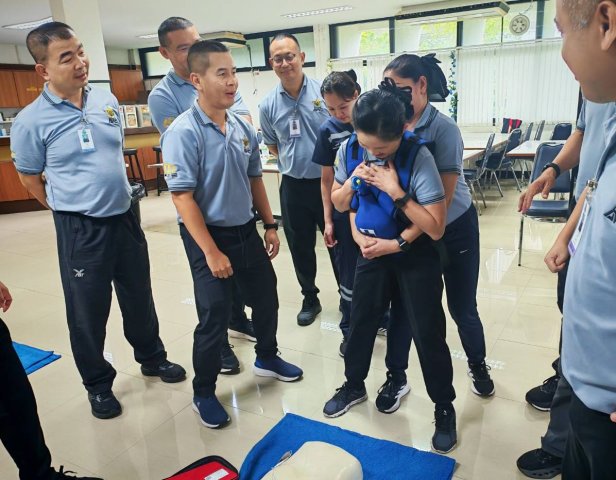 การจัดอบรมการปฐมพยาบาลฟื้นคืนชีพ (CPR) และการใช้เครื่องกระตุกหัวใจไฟฟ้าอัตโนมัติ (AED) 