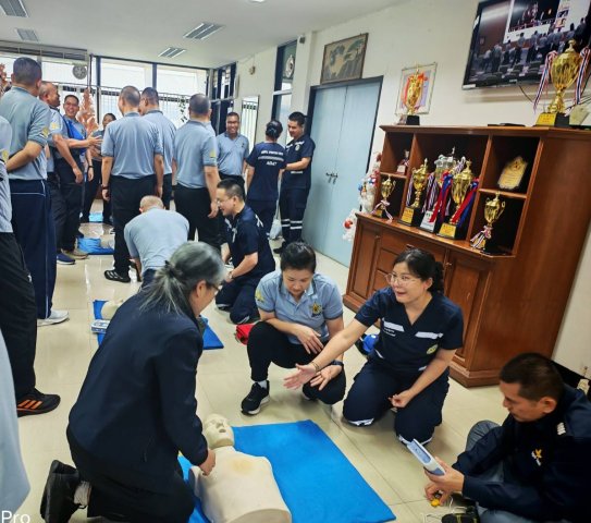 การจัดอบรมการปฐมพยาบาลฟื้นคืนชีพ (CPR) และการใช้เครื่องกระตุกหัวใจไฟฟ้าอัตโนมัติ (AED) 
