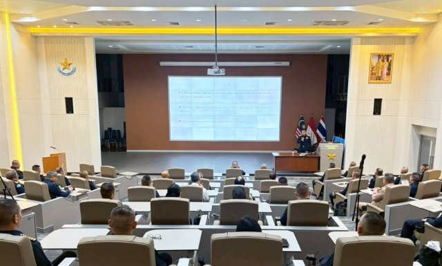 พลอากาศเอก เสกสรร  คันธา ผู้บัญชาการทหารอากาศ บรรยายพิเศษ ให้แก่ นักศึกษาวิทยาลัยการทัพอากาศ รุ่นที่ ๖๐